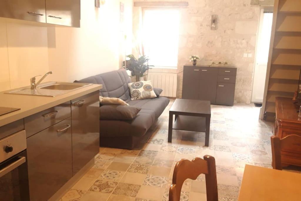 Logement Neuf Et Cosy Proche Centre Ville Chinon Exterior photo