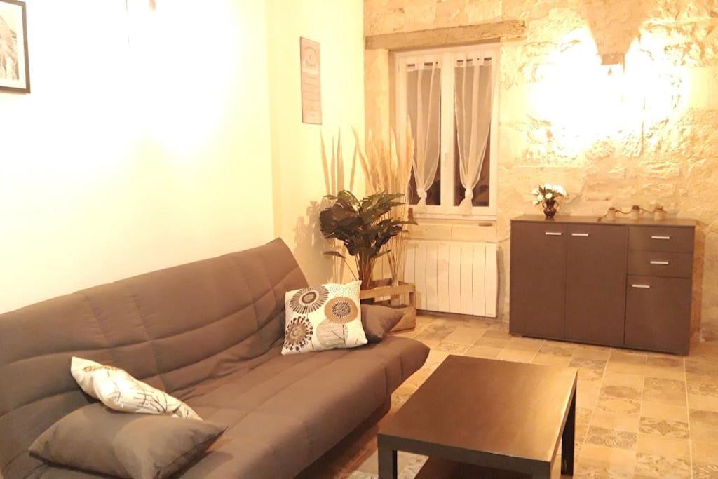 Logement Neuf Et Cosy Proche Centre Ville Chinon Exterior photo